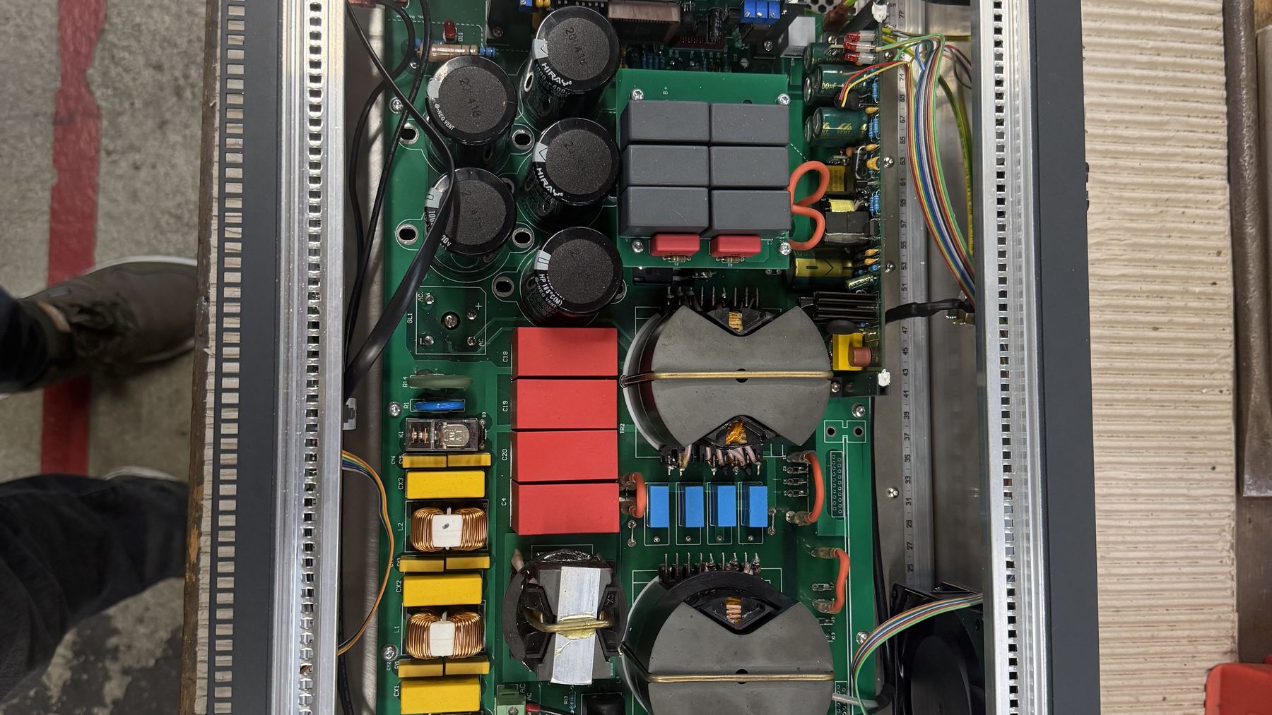 Gehäuse eines Ultraschallgenerators mit Leistungselektronik