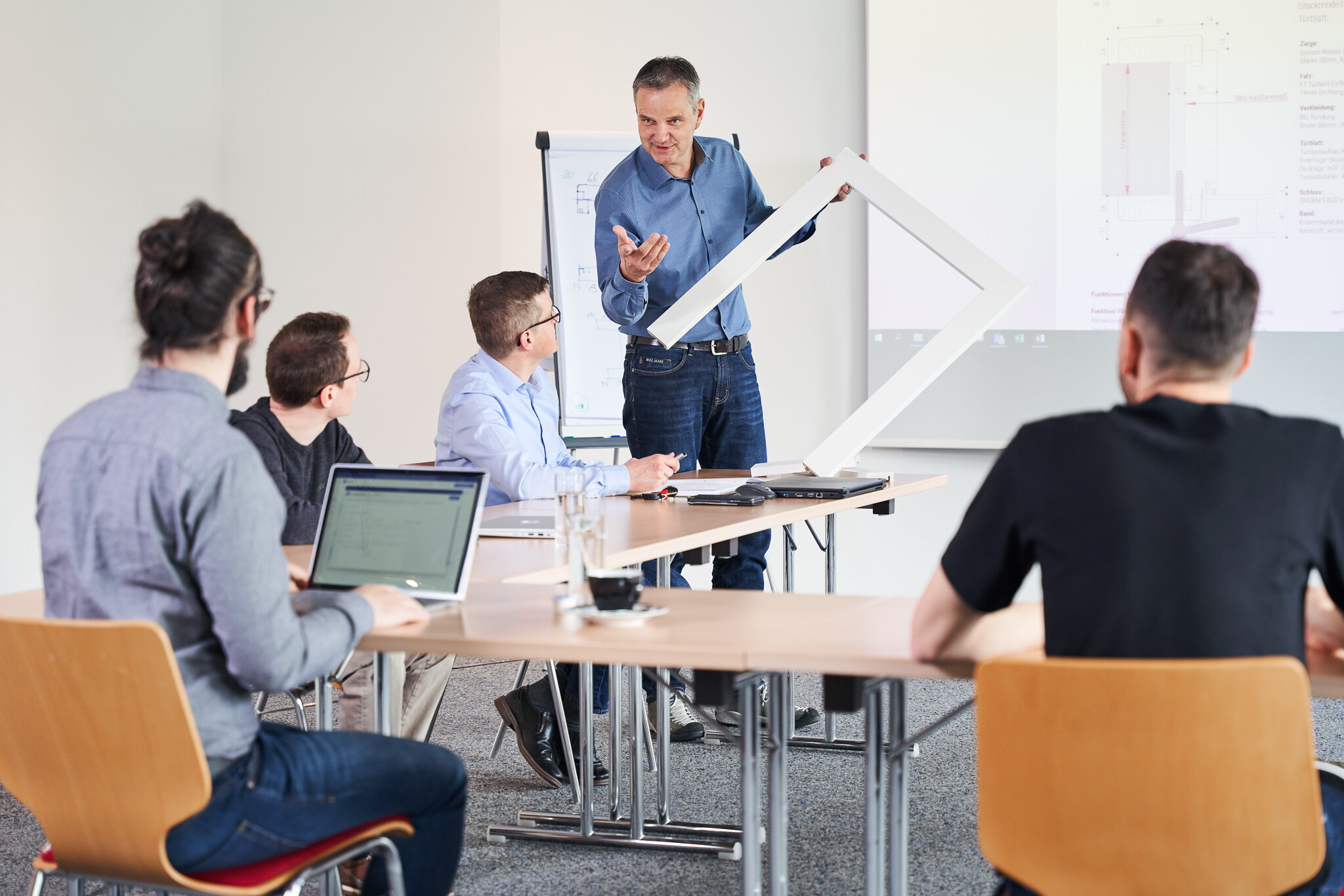Türrahmen und Stocksysteme