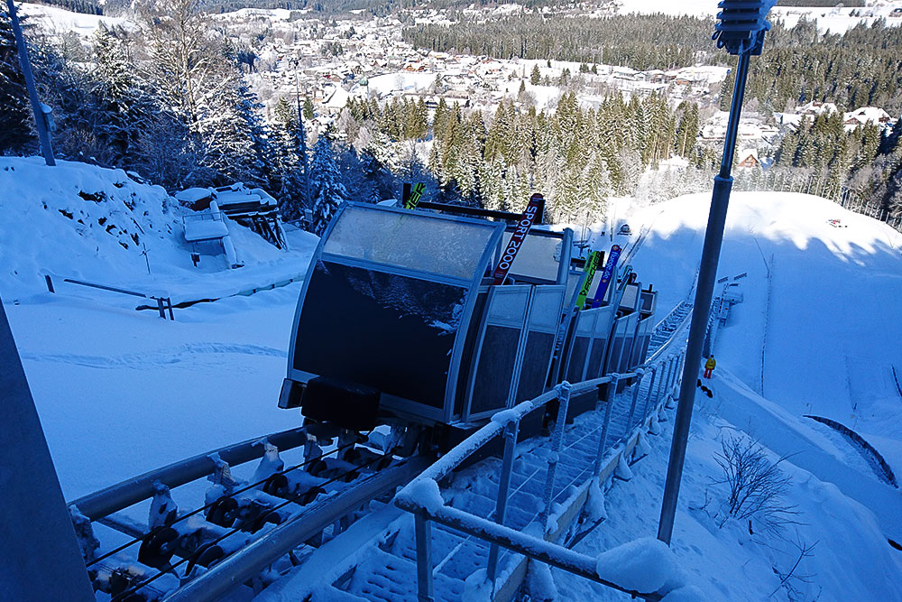 Skisprungschanze Hinterzarten – Seilbahnwagen