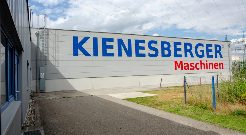 Prüf-, Logistik- und Lagerhalle