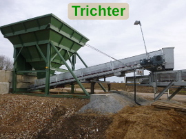 Hopper with discharge belt