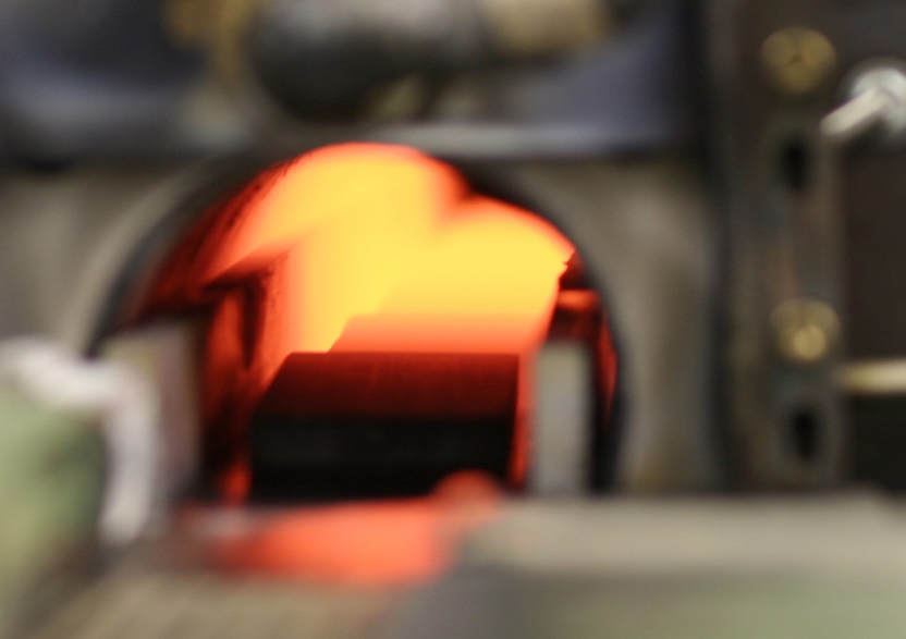 Präzisions-Einschmelzofen für Glas-Metall-Verbindungen