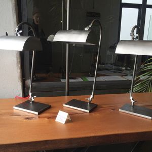 Schreibtischlampe aus Stahl, fein geschliffen