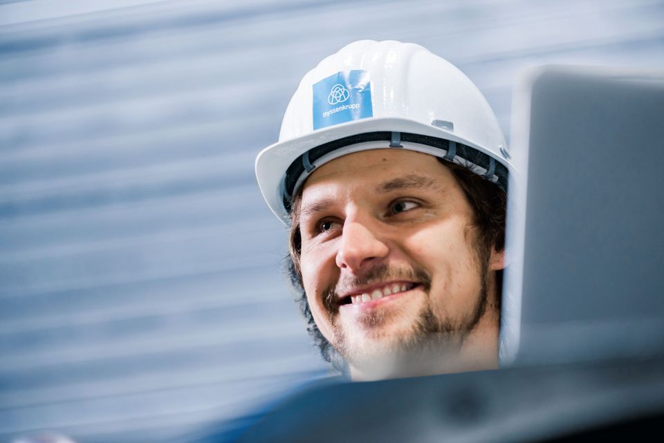 Teleskopausrüstung auf Serienbagger