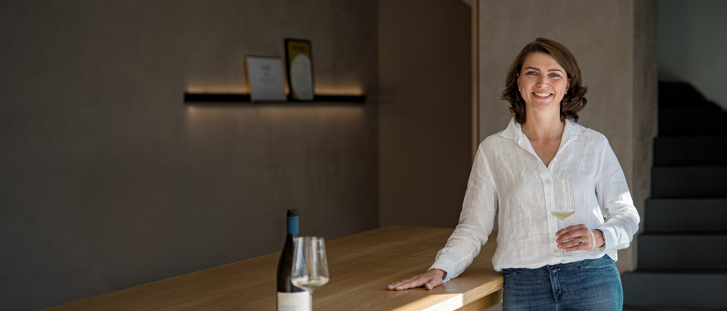 Vinothek im alten Gutshof des Weinguts