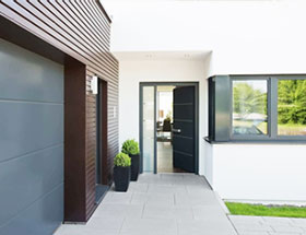 Haustür aus Aluminium/Kunststoff