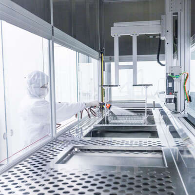 High-Tech- und Optikkomponenten