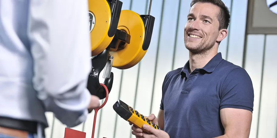 Service- und Schulungsprogramm