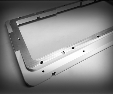 Projektspezifische Komponenten (Blechteile, Konturplatten, Installation-Hardware)