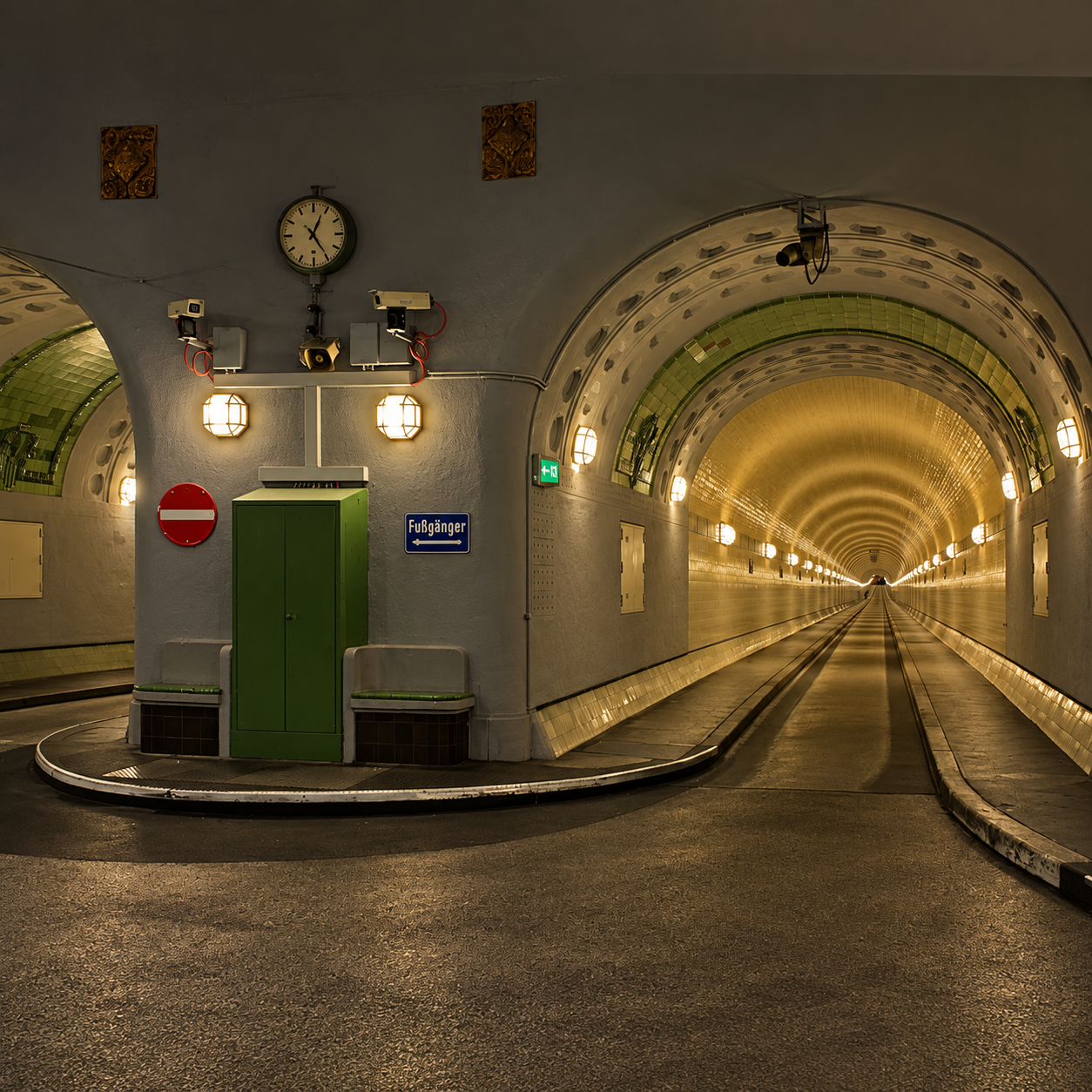 Leuchten Alter Elbtunnel