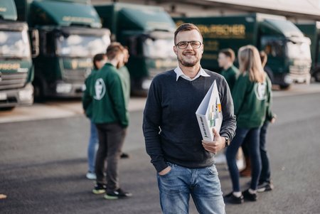 Eisen-Fischer-LKW im Logistikzentrum Offheim