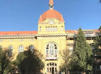 Lomonossow Grundschule und Gymnasium