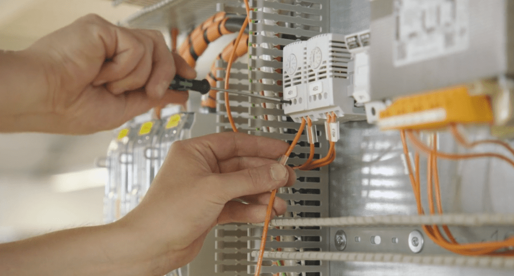 Fertigung und Systemtechnik
