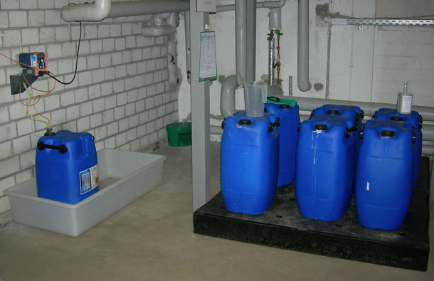 Stationary drinking water degermation unit