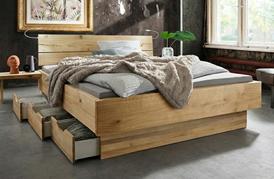 Wasserbett mit Bettrahmen aus Massivholz