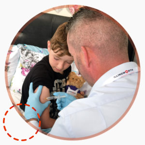Research Nurse mit pädiatrischem Patienten
