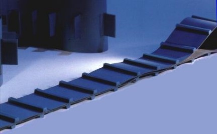 Conveyor belt with finger joint