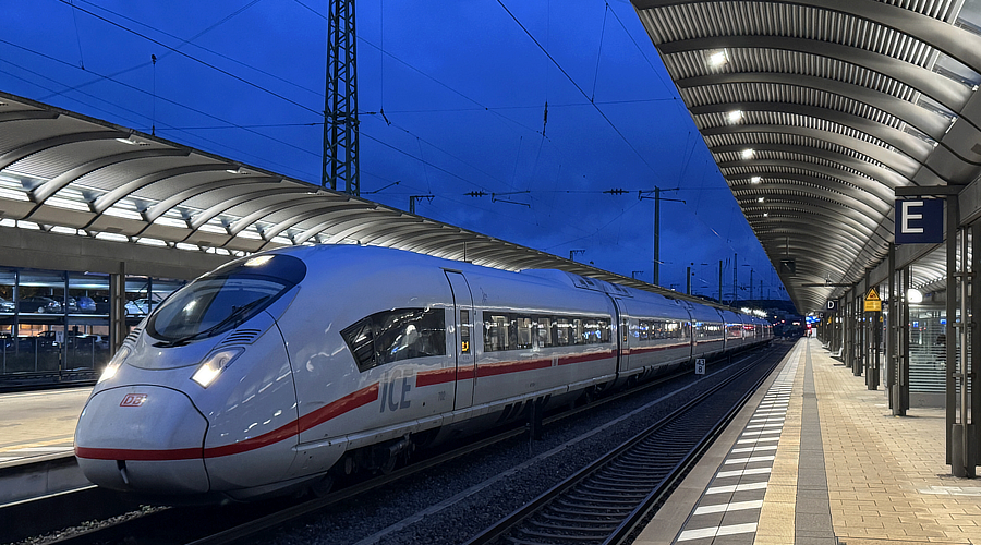 DB-Bahnsteigleuchte