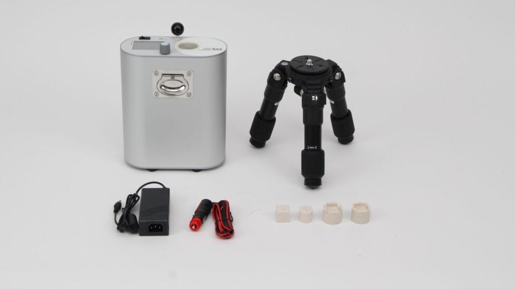 Portables Spinner-Magnetometer (PSM) mit Lieferumfang und Zubehör