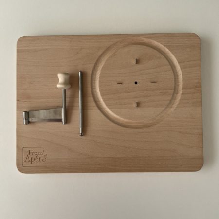 Kleines Brett mit Girolle-Zubehör