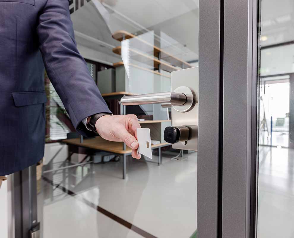 Elektronisches Zutrittssystem mit Transponderkarte