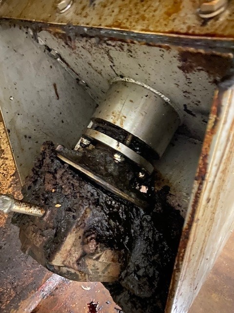 Förderschnecke mit Stopfbuchspackung (vor dem Umbau)
