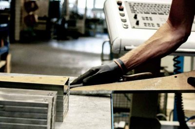 Handfertigung von Industriemessern