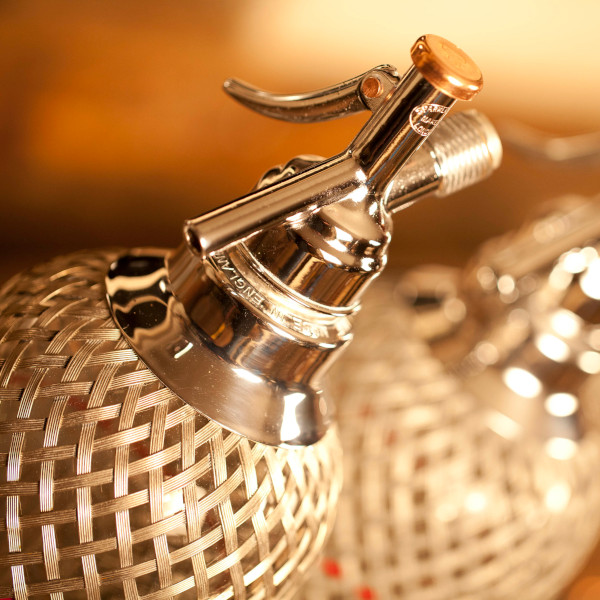 Soda Siphons in der Anwendung
