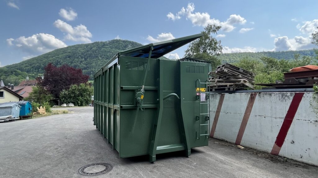 Abrollcontainer mit Dach