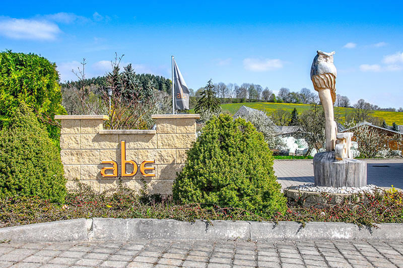 Außenanlage des Firmensitzes in Schönfeld