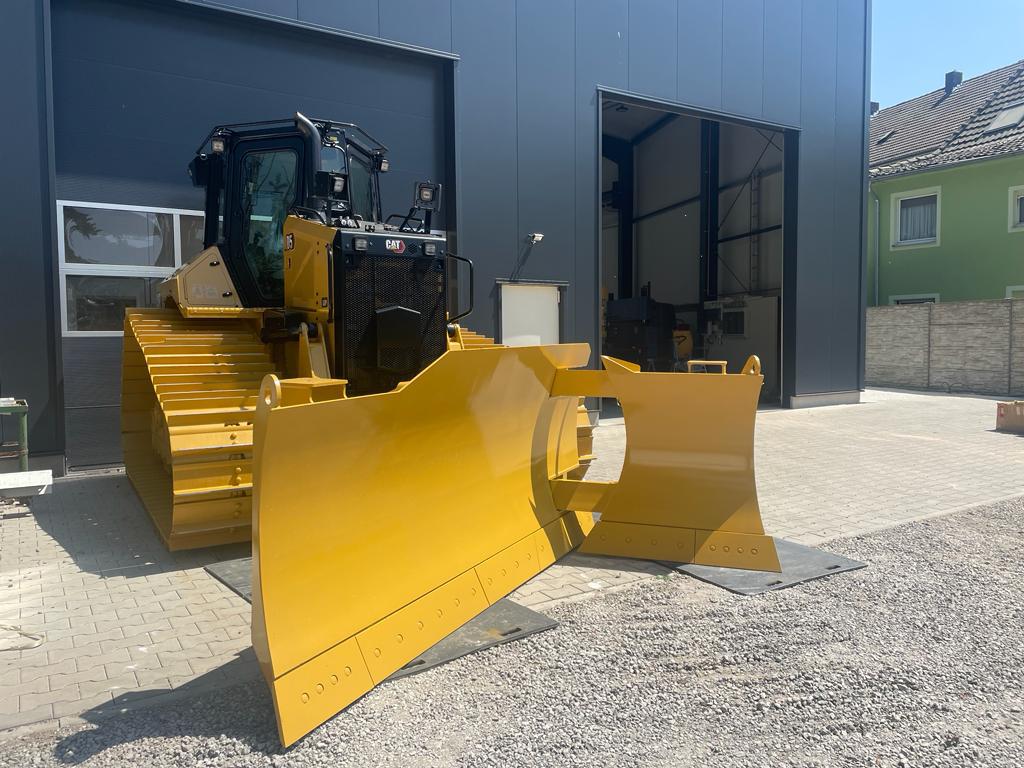 Lackierung Baumaschine CAT D5 (nachher)