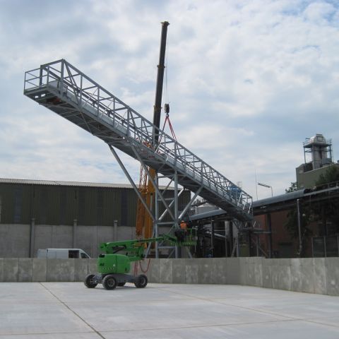 Belt conveyor (pulp belt)