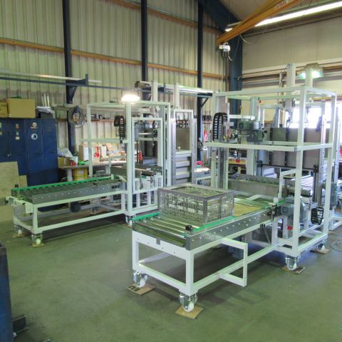 Lifting device with ejector and vacuum chamber for drying