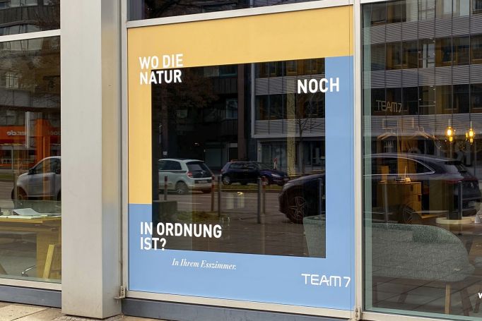 Fahrzeug- und Fensterbeschriftung