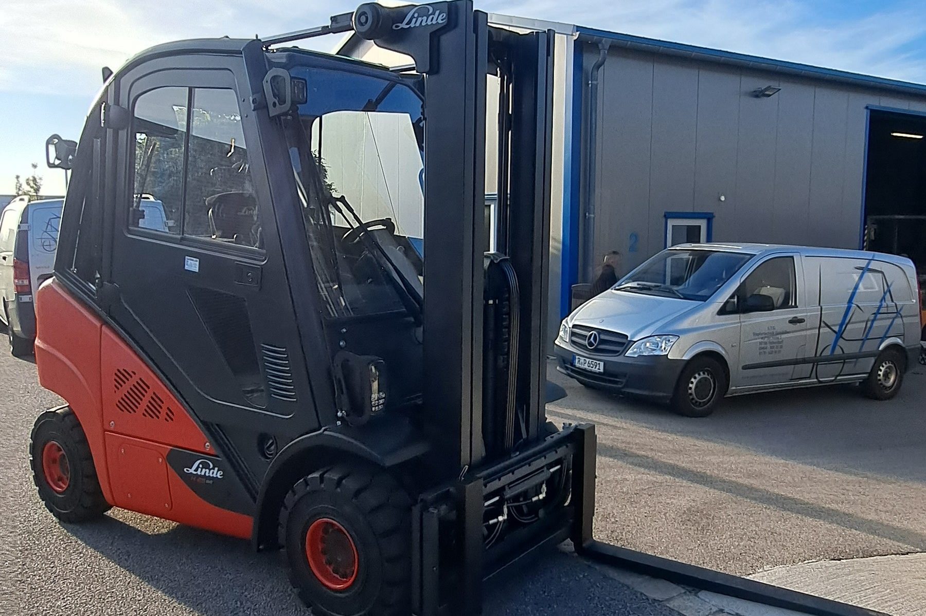 Forklifts (new and used equipment)
