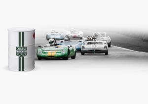Kraftstofffass und klassisches Fahrzeug