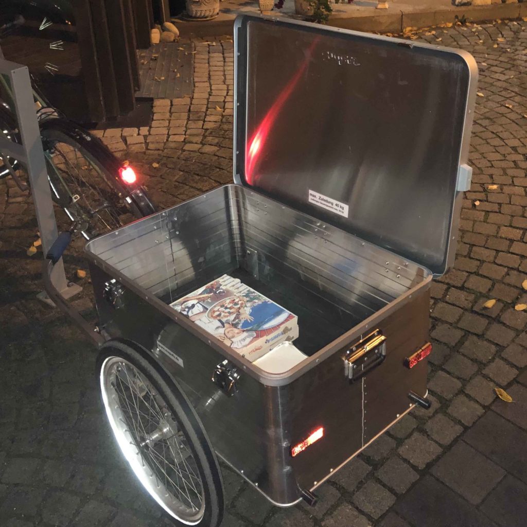 Anhänger für Pizzalieferung