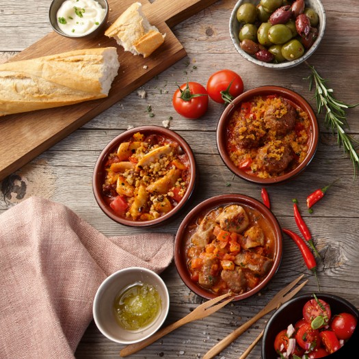 Tapas mit Meeresfrüchten und Albondigas