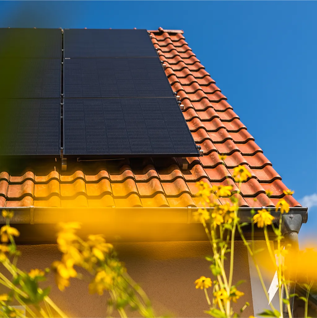 Hausdach mit Enpal PV-Anlage