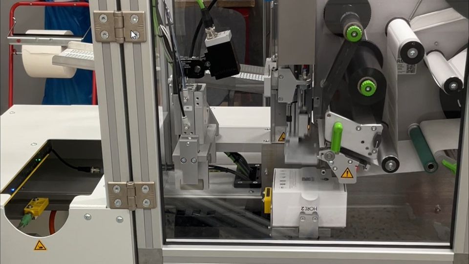 Automatisierte Etikettier- und Verpackungszelle