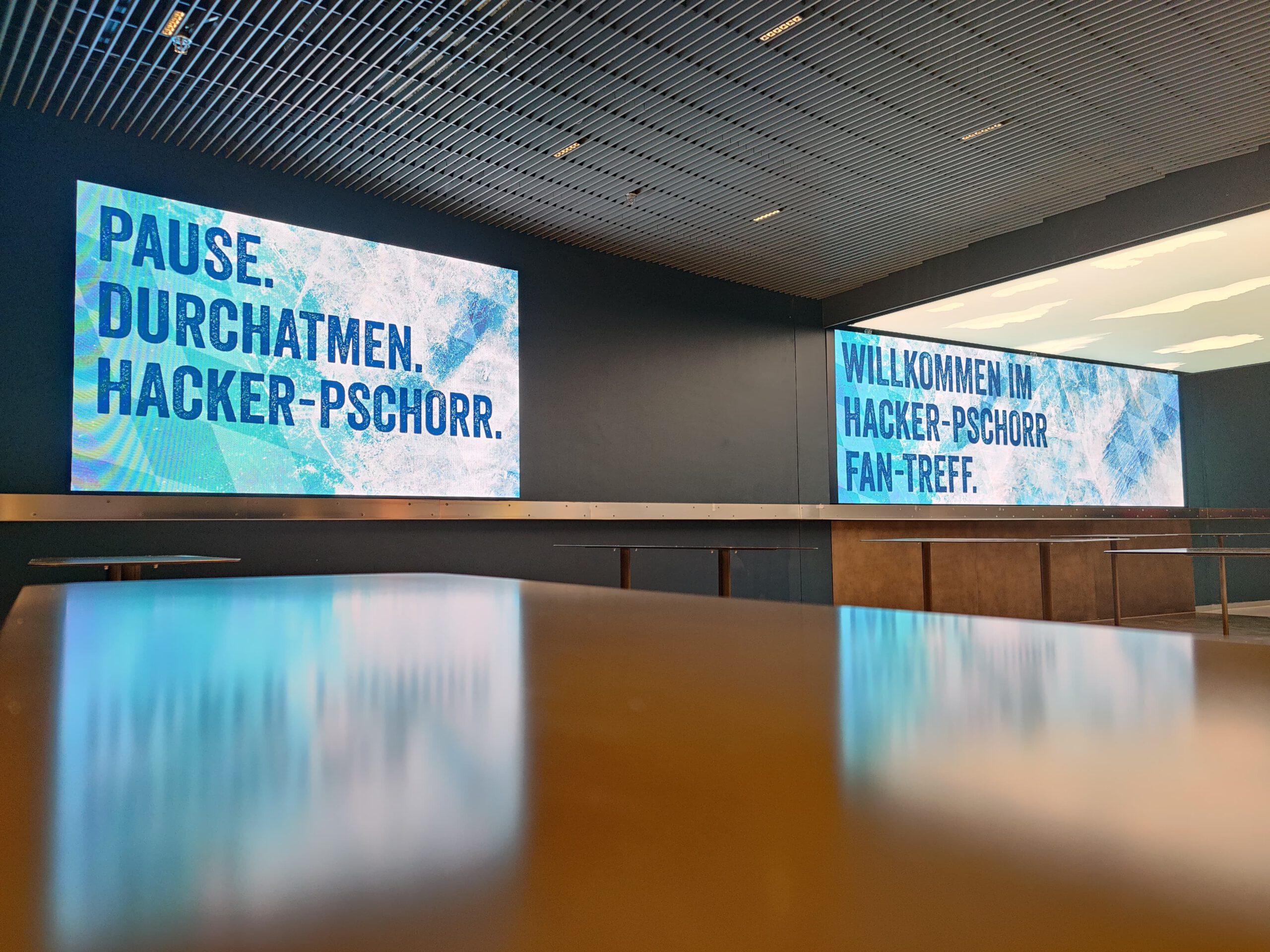 LED-Screens im Konferenzraum SAP Garden