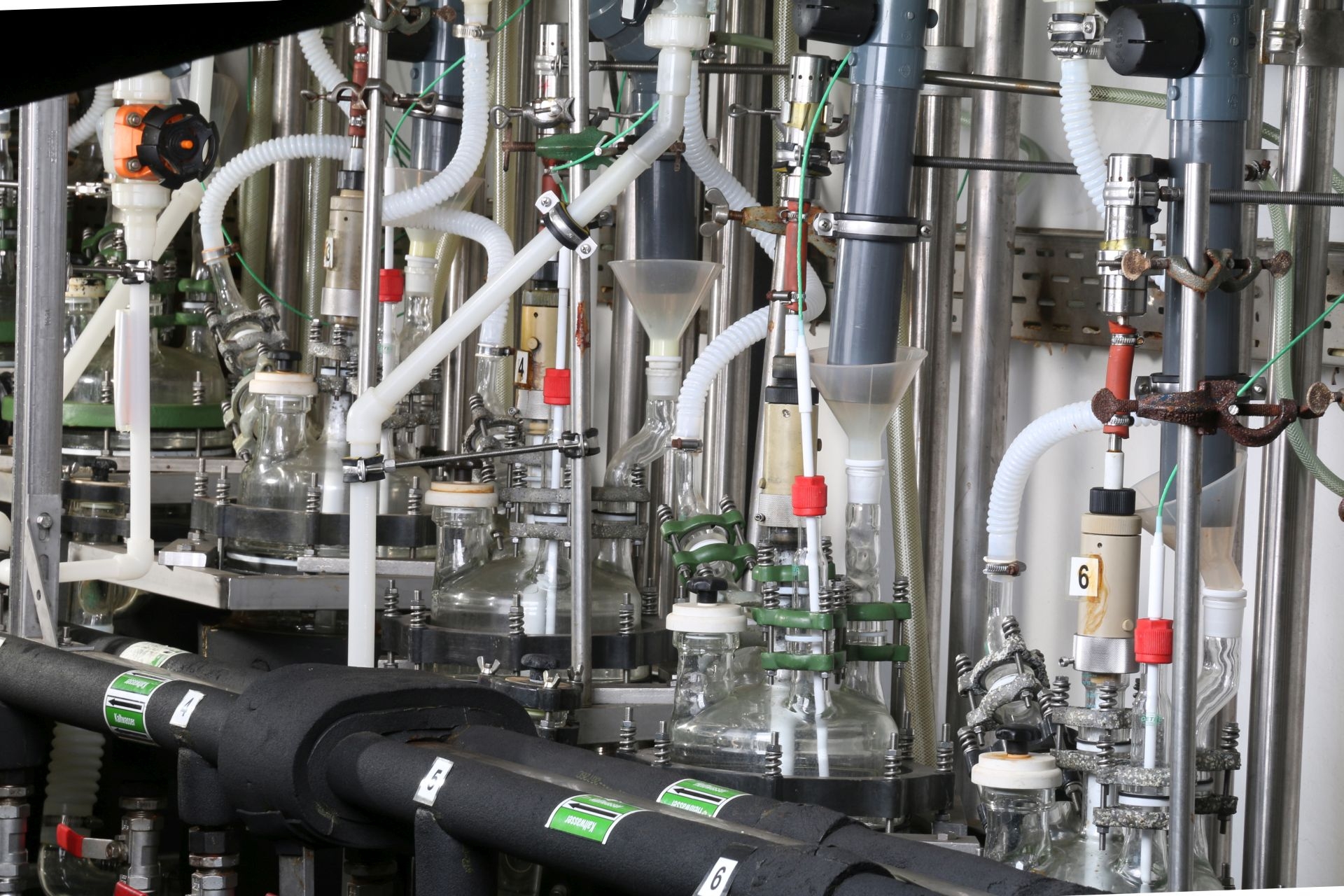 Technikumsanlagen für energetische Materialien