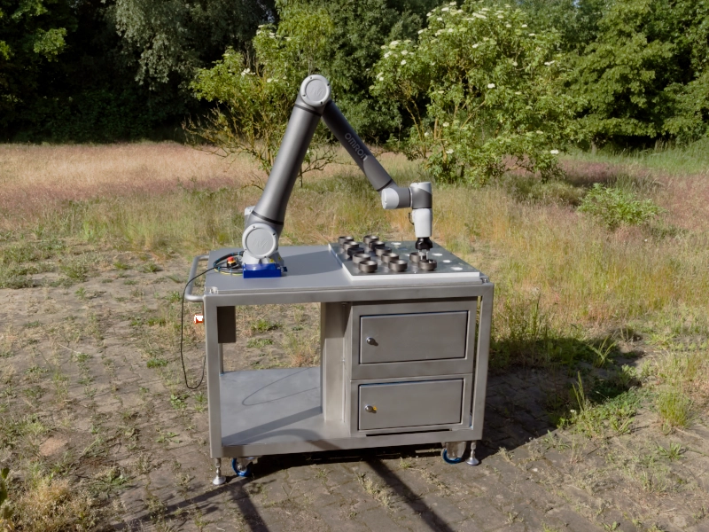Werkstattwagen mit Cobot