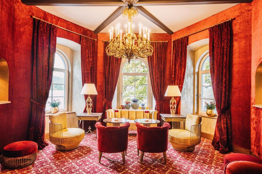 Hotelzimmer mit IPTV-Technik, Schlosshotel Seefels