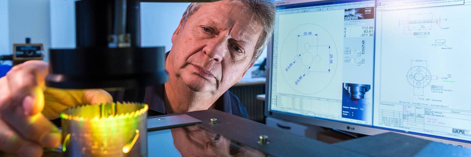 Produktentwicklung Lochsäge mit technischen Zeichnungen