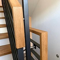 Treppengeländer Schwarzstahl/Eiche
