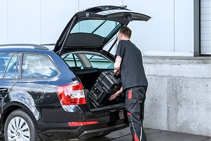 Field-Service durch FMW-Servicetechniker weltweit