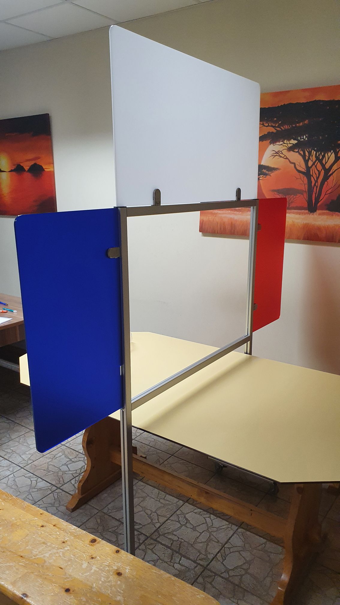 Acrylic Glass Distribution – Fertigung