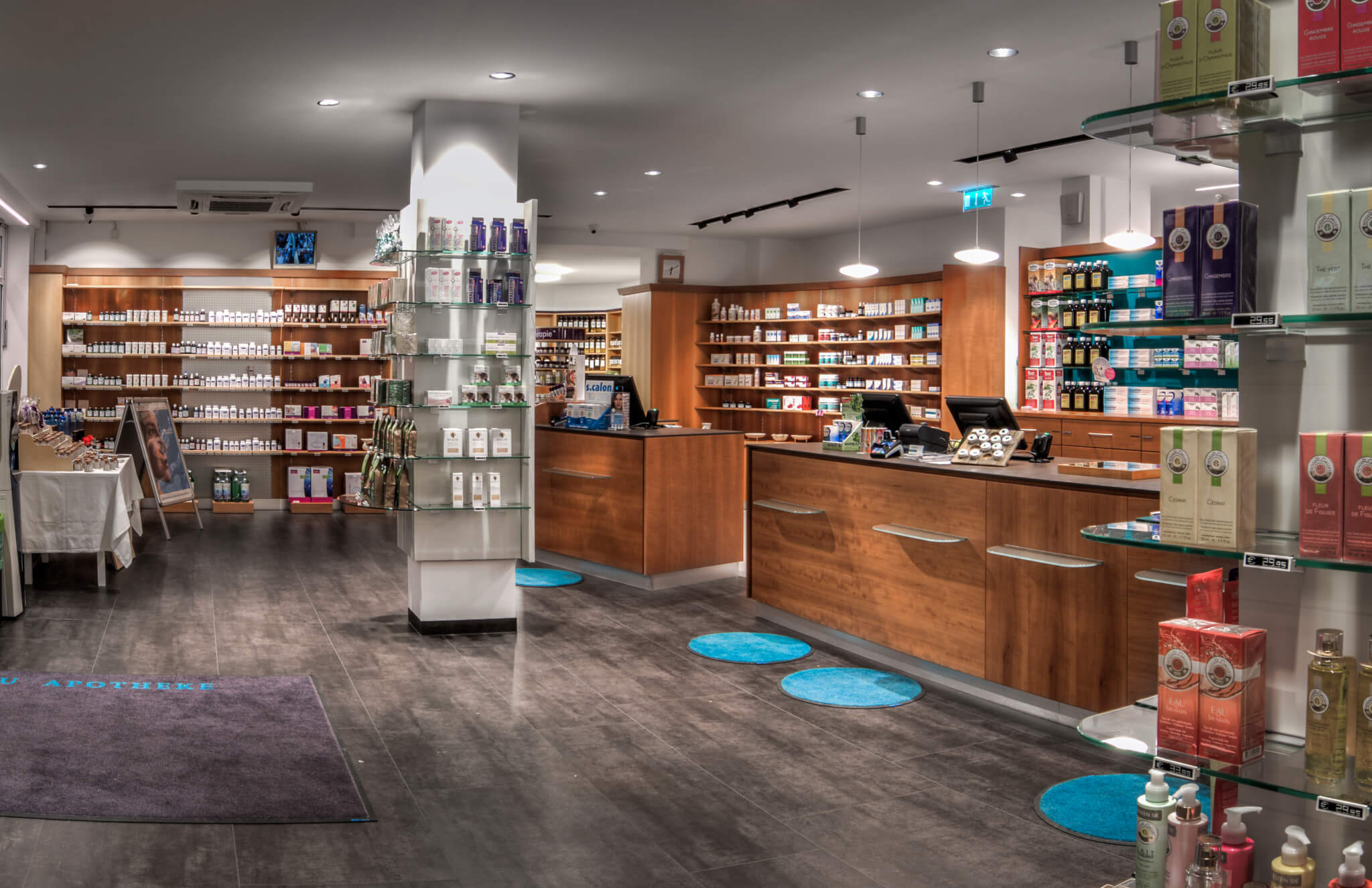 Apothekeneinrichtung