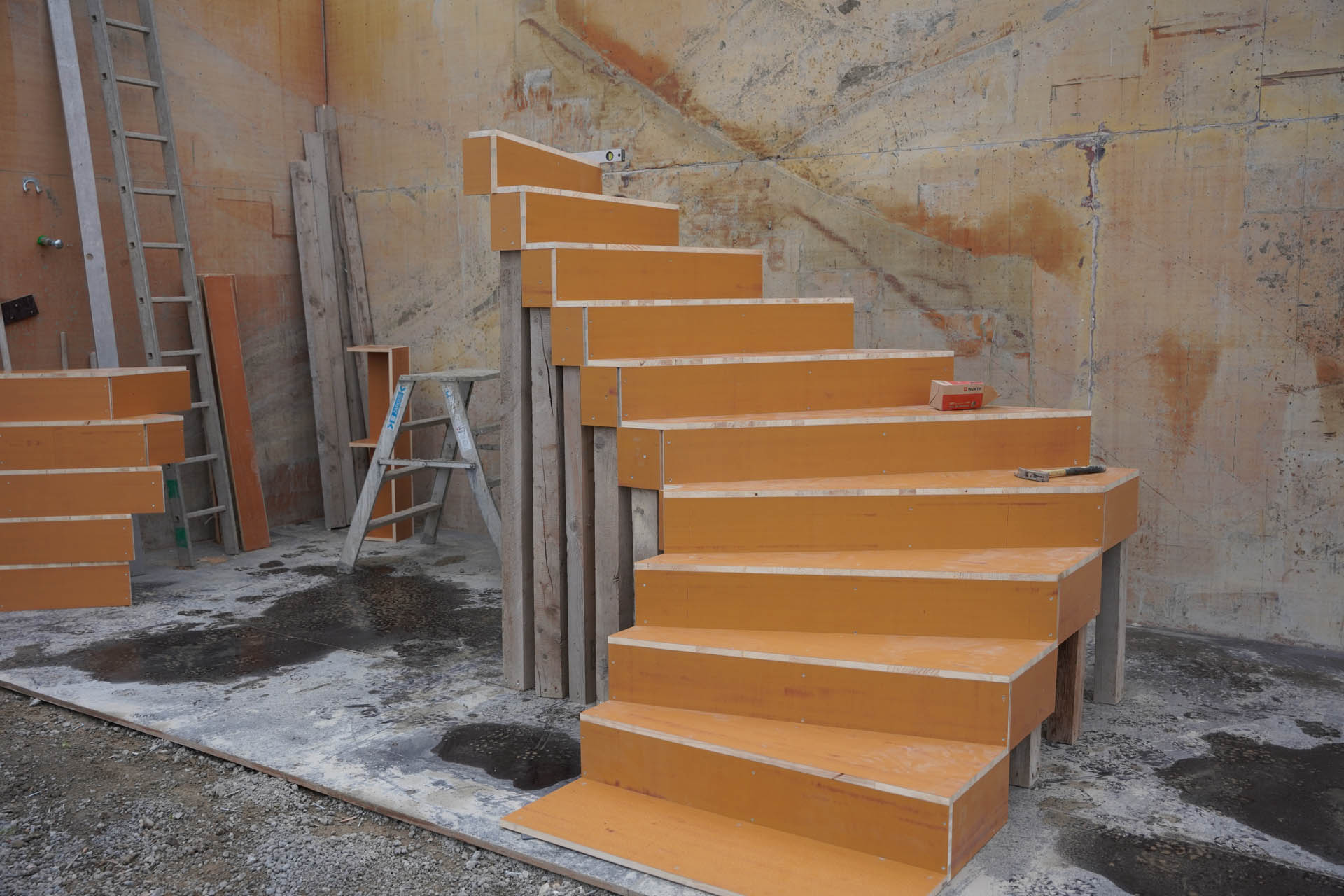 Bauteile im Werk